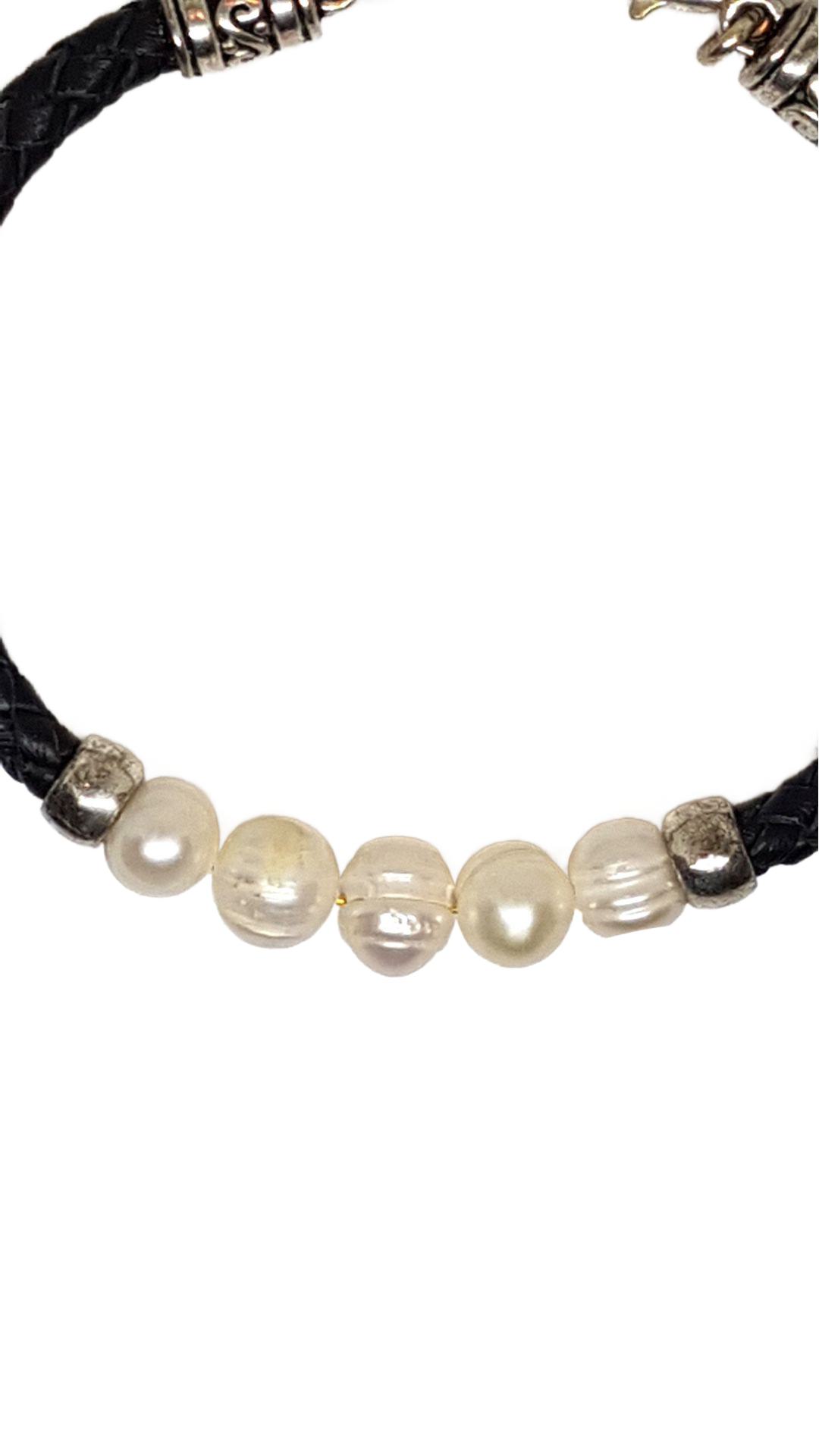 Armband aus echt Leder mit echten Süßwasserperlen von Lanzarote (Handarbeit)