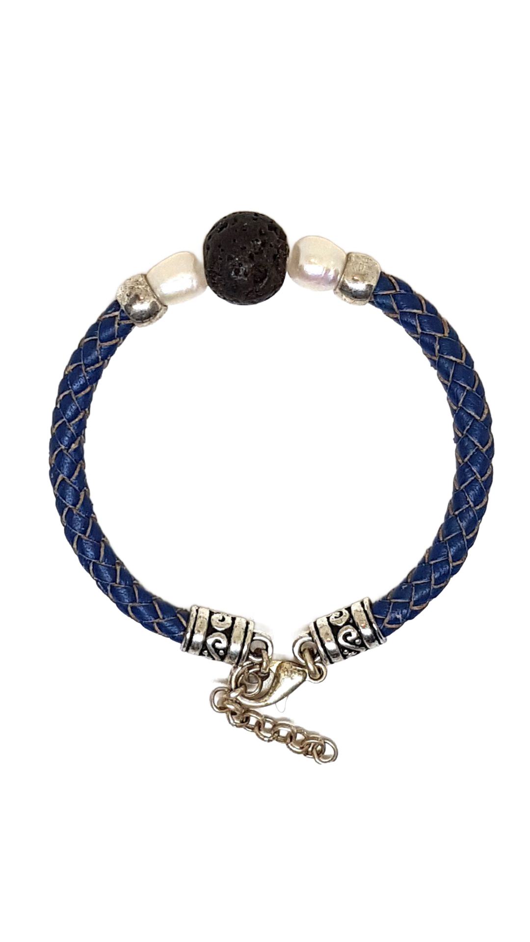 Armband aus echt Leder mit echten Lava Steinen und Süßwasserperlen von Lanzarote (Handarbeit)