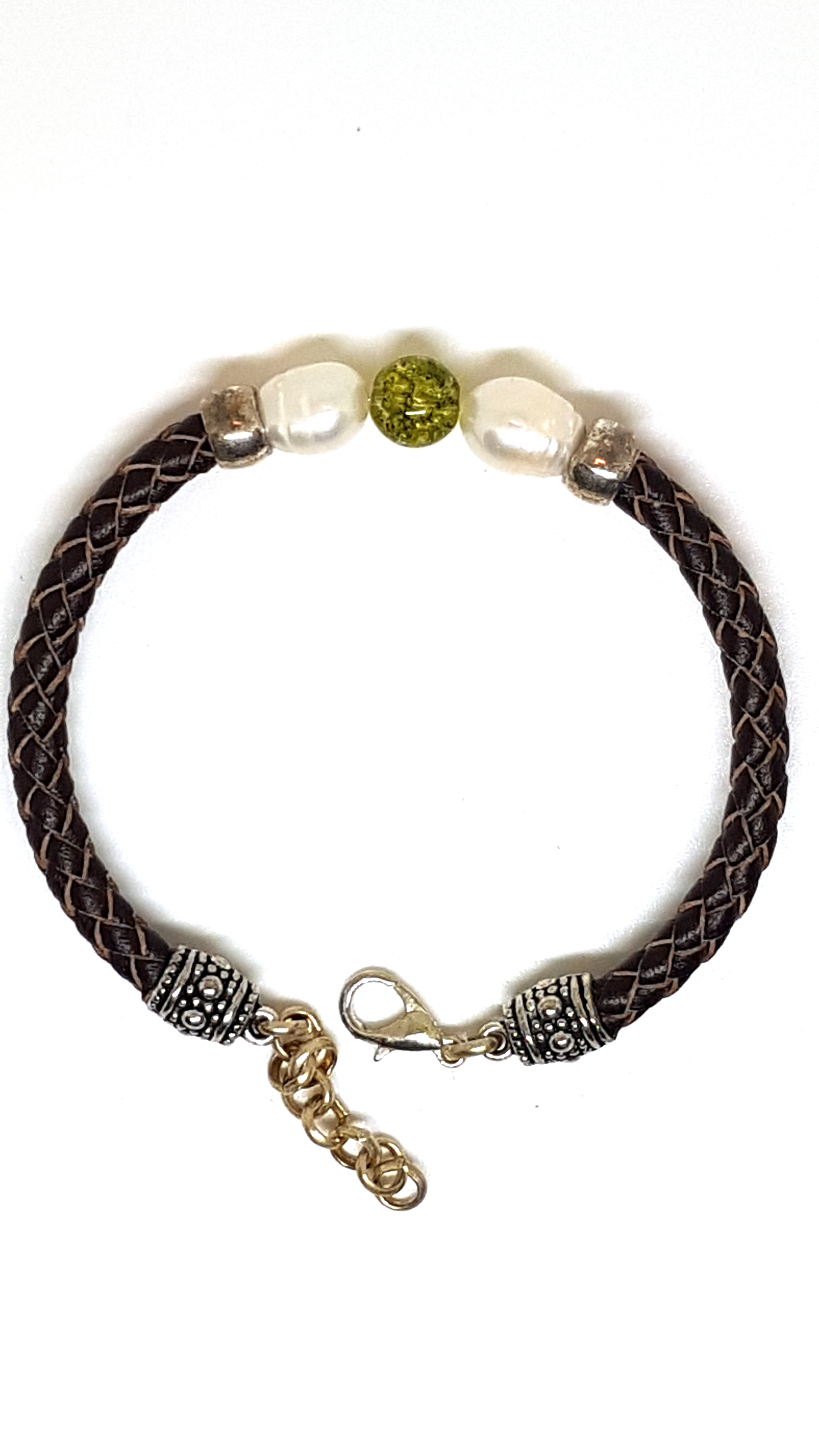 Armband aus echt Leder mit echten Olivin Steinen und Süßwasserperlen von Lanzarote (Handarbeit)