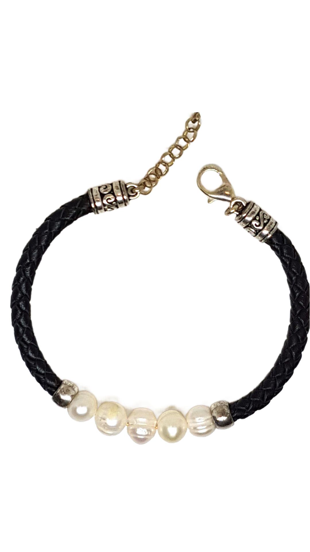 Armband aus echt Leder mit echten Süßwasserperlen von Lanzarote (Handarbeit)